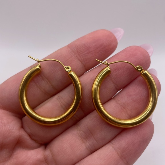 Set of 3 Pairs 18K Gold Plated Hoop Earrings - Picture 6 of 9